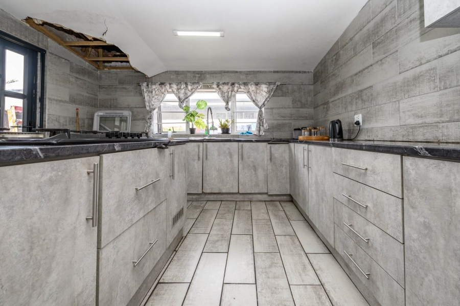 9 Bedroom Property for Sale in Algoa Park Eastern Cape